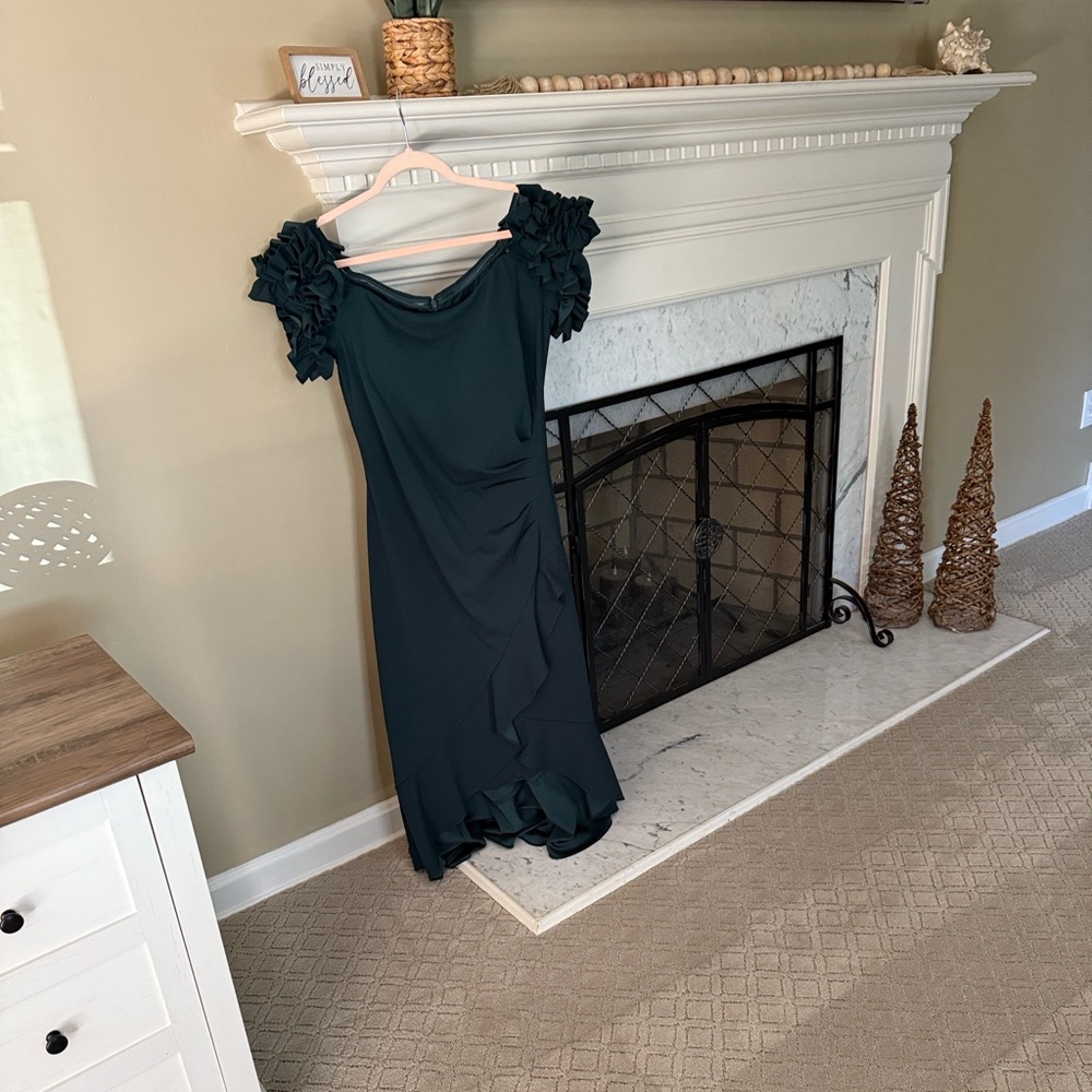 Xscape off the shoulder Asymmetrical Hunter green dress - Picture 3 of 4